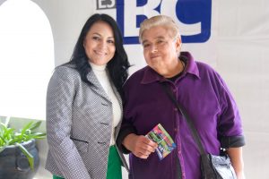 sorteo-2016-4-juanita-salazar-ganadora-de-una-estufa-y-presente-en-el-sorteo