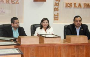 Presidente del Congreso del Estado entrega bando solemne a cabildo local