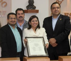 Presidente del Congreso del Estado entrega bando solemne a cabildo local