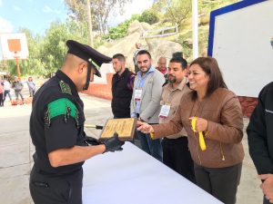 Llevan a cabo concurso de escoltas y bandas de guerra en Tecate