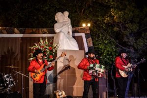 Cantan las Mañanitas a madres tecatenses