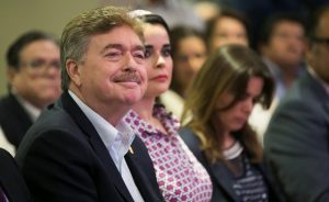 Encabezan Gobernador Francisco Vega y señora Brenda Ruacho presentación de la campaña “México de Pie”