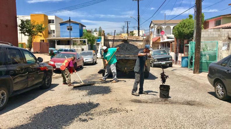 Rehabilitan la calle Sinaloa en la Loma Alta