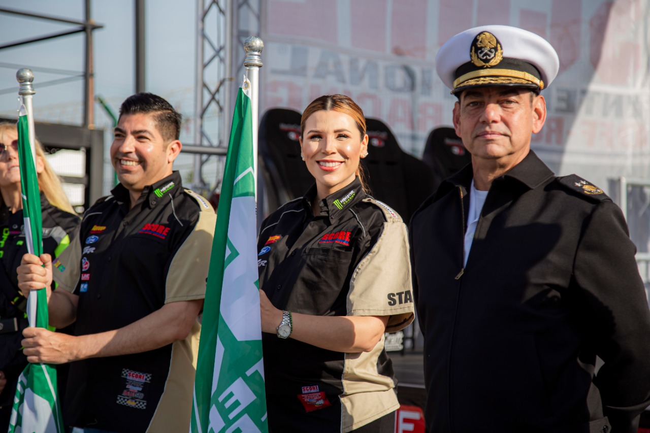 Marina del Pilar da banderazo de la Baja 1000