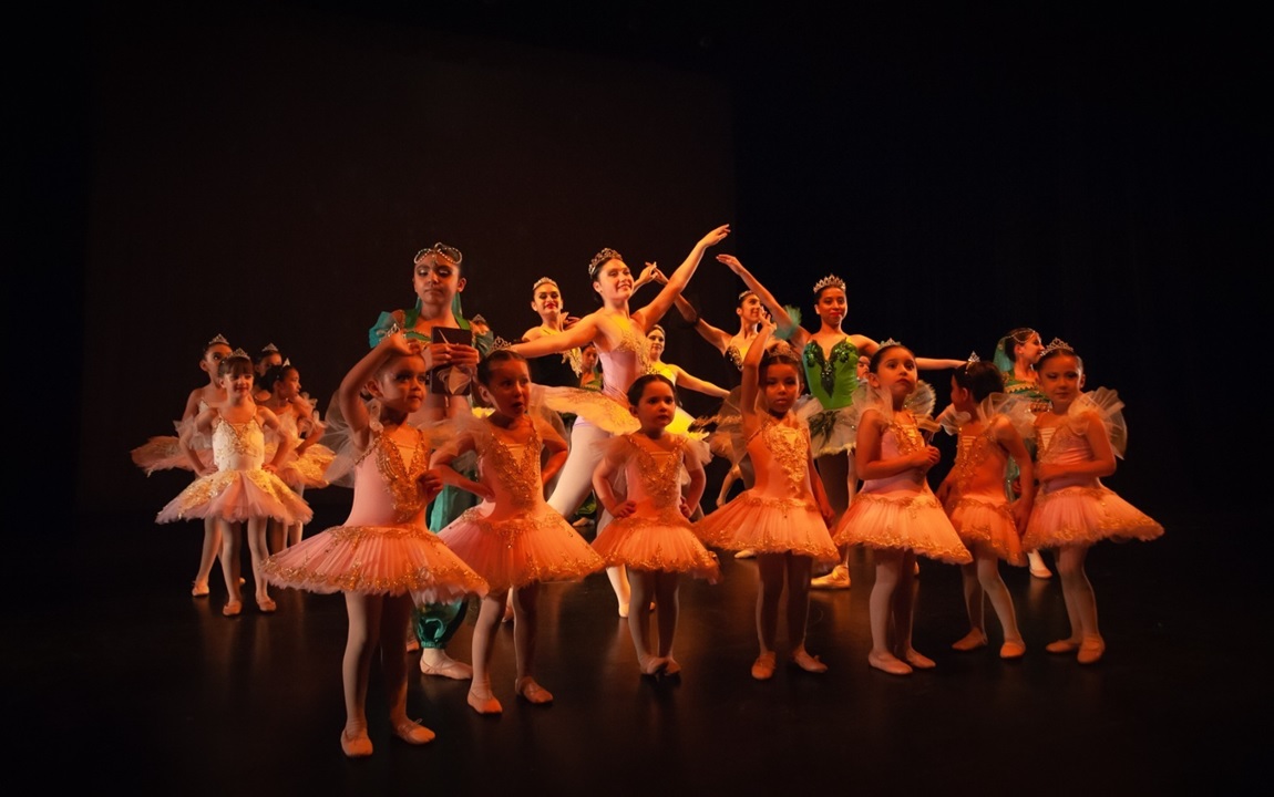 Concluye CEART Tecate cursos de ballet con gran espectáculo