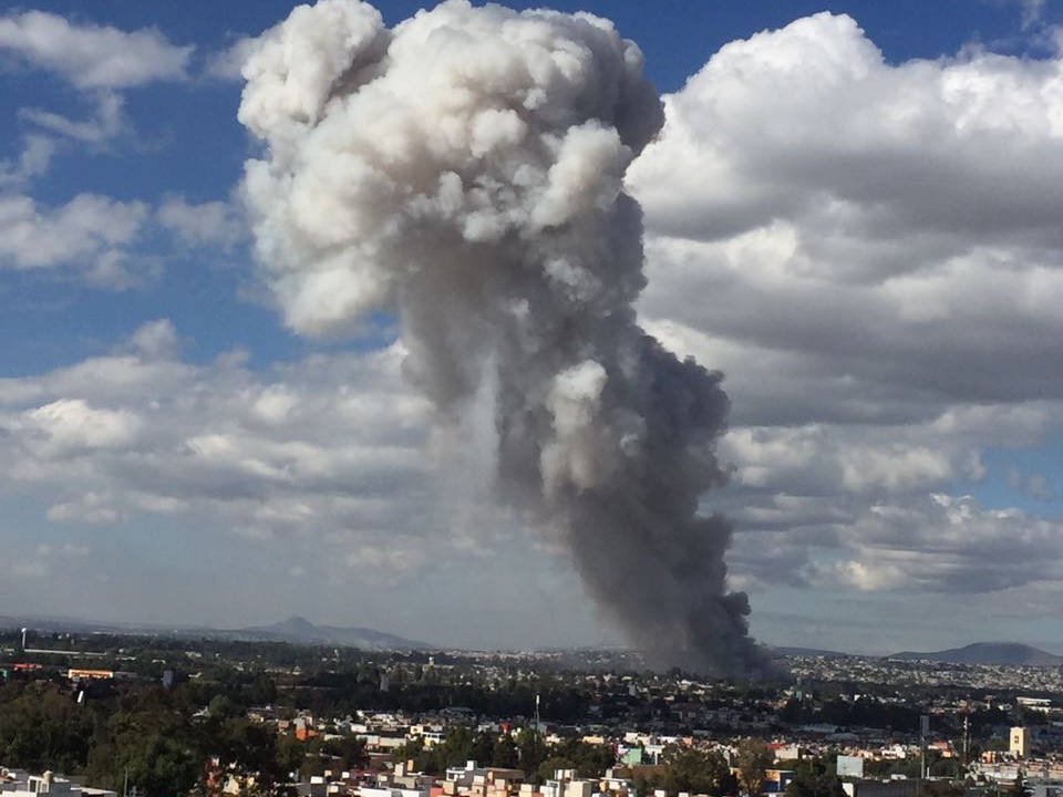 29 muertos en explosión en mercado de cohetes