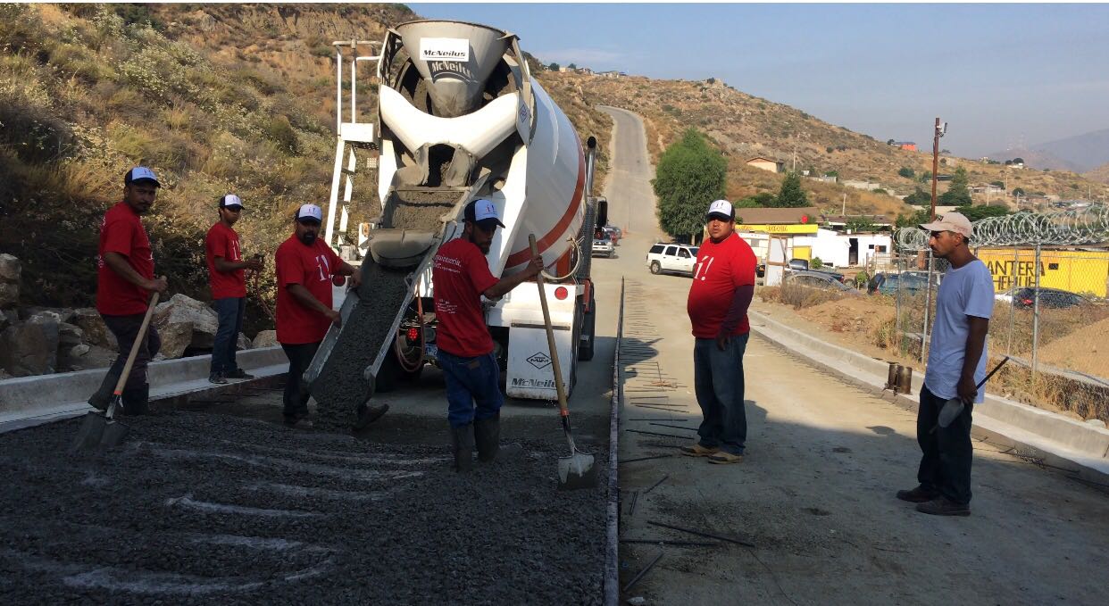 Inicia pavimentación de acceso a La Sierrita