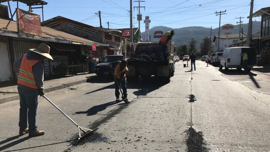 Obras Públicas continúa el Programa de Bacheo en el Descanso y Fracc. Zapata