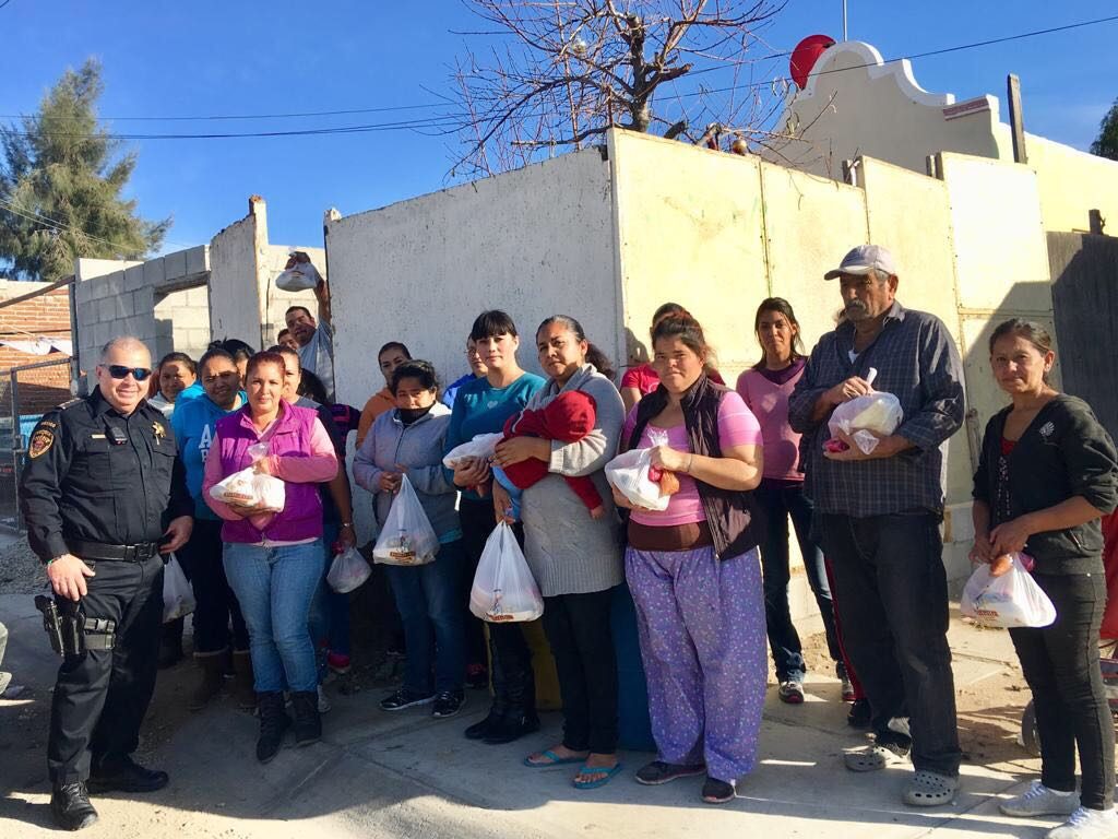 Seguridad ciudadana de Tecate entrega cenas navideñas