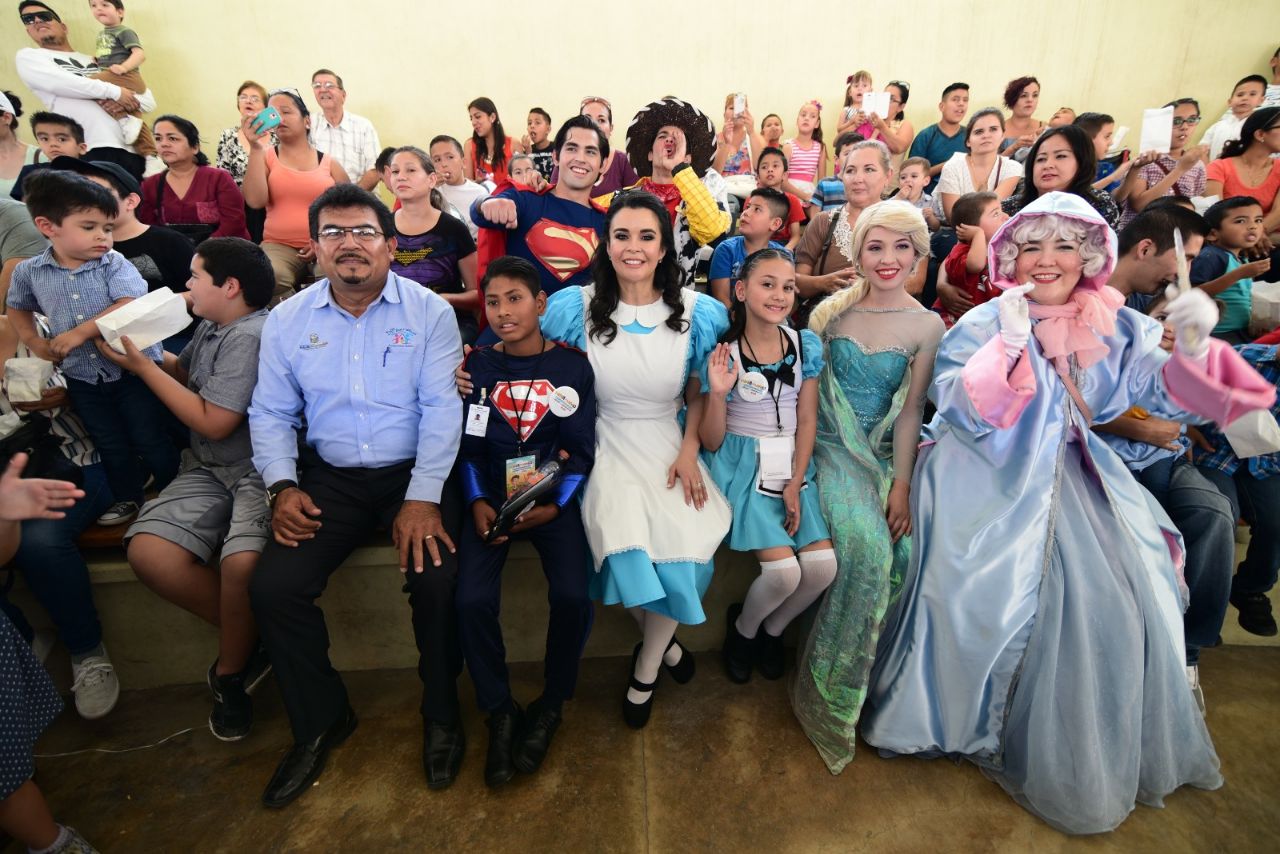 Encabezan niña presidenta y niño director de DIF Baja California los festejos del día del niño