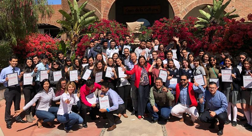 Reconocen a estudiantes destacados en el marco del Día del Estudiante