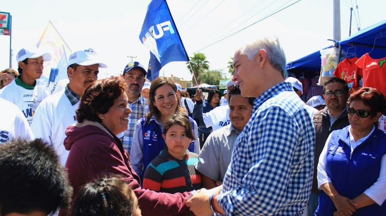 Refrendan apoyo a Jorge Ramos y Gina Cruz en Villas del Campo