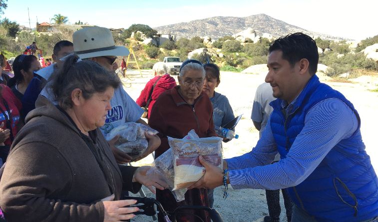 Acerca Gobierno del Estado jornada de servicios a residentes de Valle de las Palmas