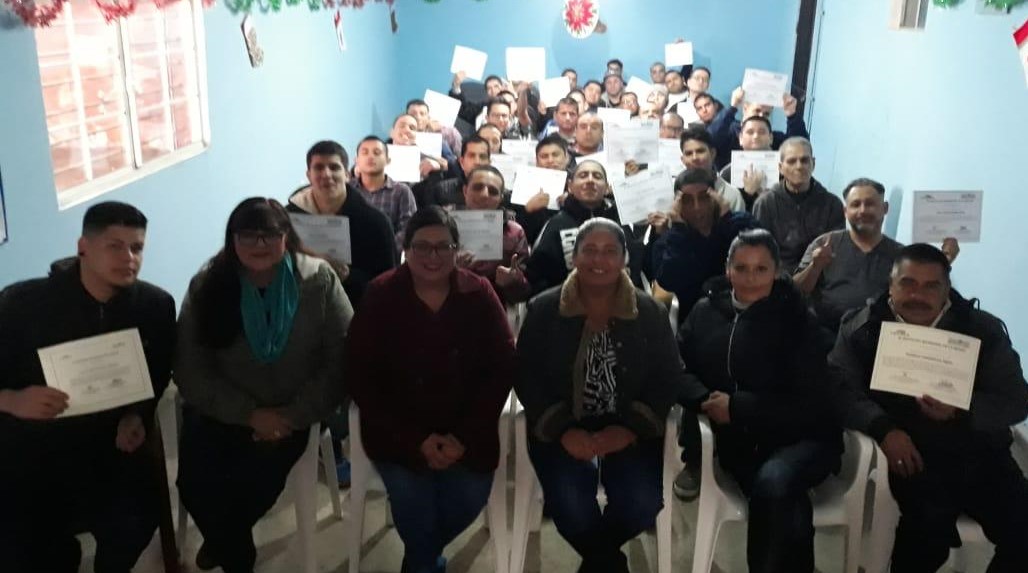 Instituto de la Mujer en Tecate reconoce a hombres que cursaron grupo de crecimiento personal