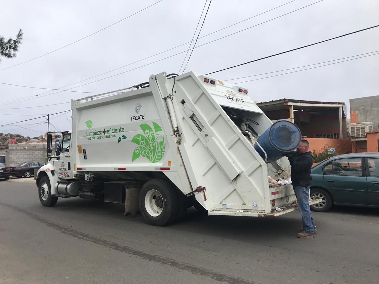 Libera Tribunal servicios de recolección de basura y registro civil