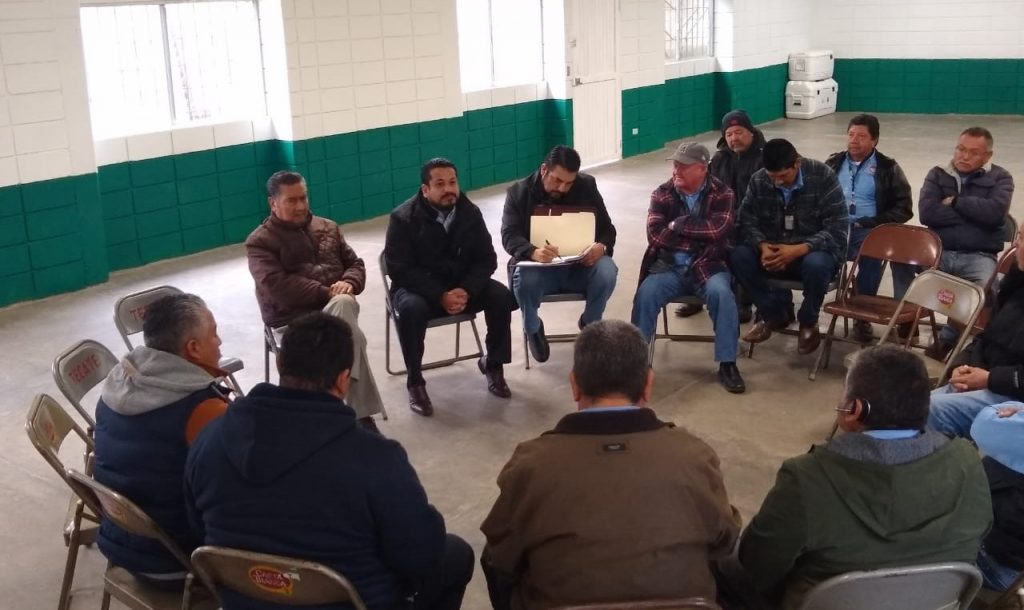 Atiende Benja Gómez necesidades de taxistas agremiados a la CTM