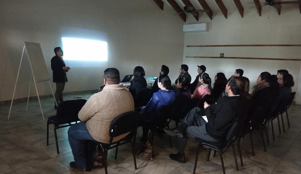 Capacitan a jóvenes tecatenses para la creación de ONG