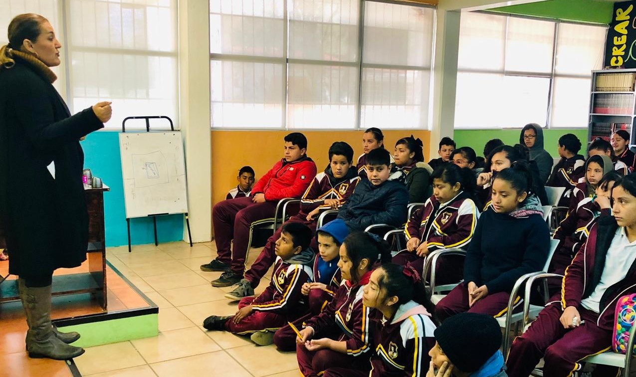 Alumnos de secundaria participan en la convocatoria del cuarto concurso de dibujo infantil y cartel juvenil “Dona vida, dibuja amor”