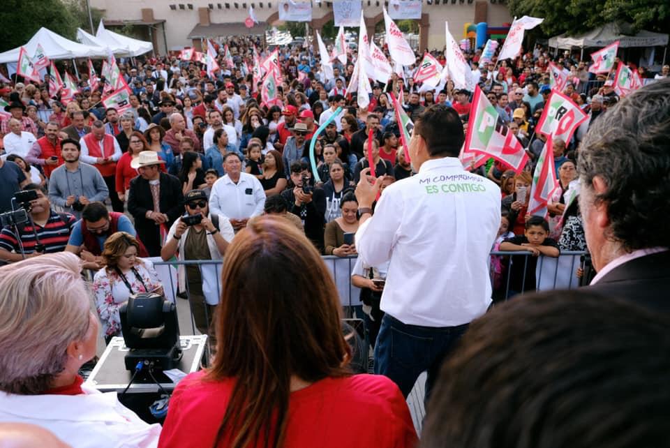 Asiste la plana mayor del PRI al cierre de Javier Urbalejo