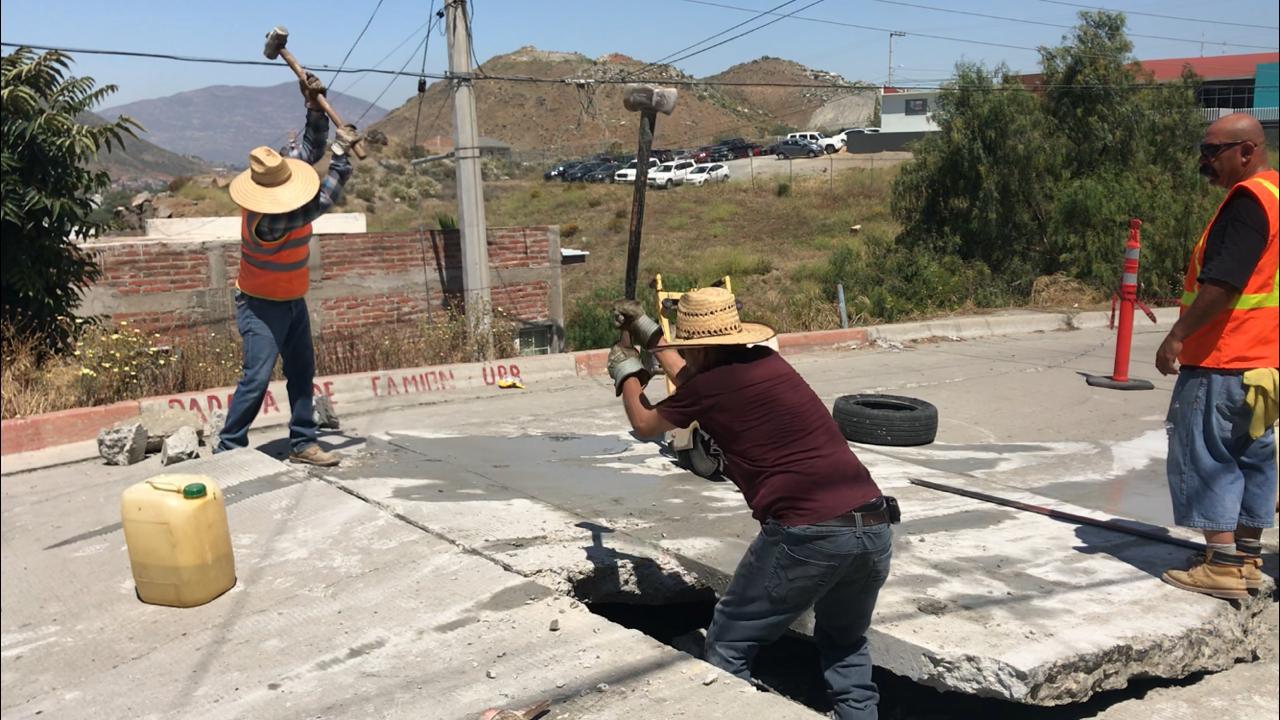 OBRAS PÚBLICAS REPARA VIALIDAD EN LA FUNDADORES