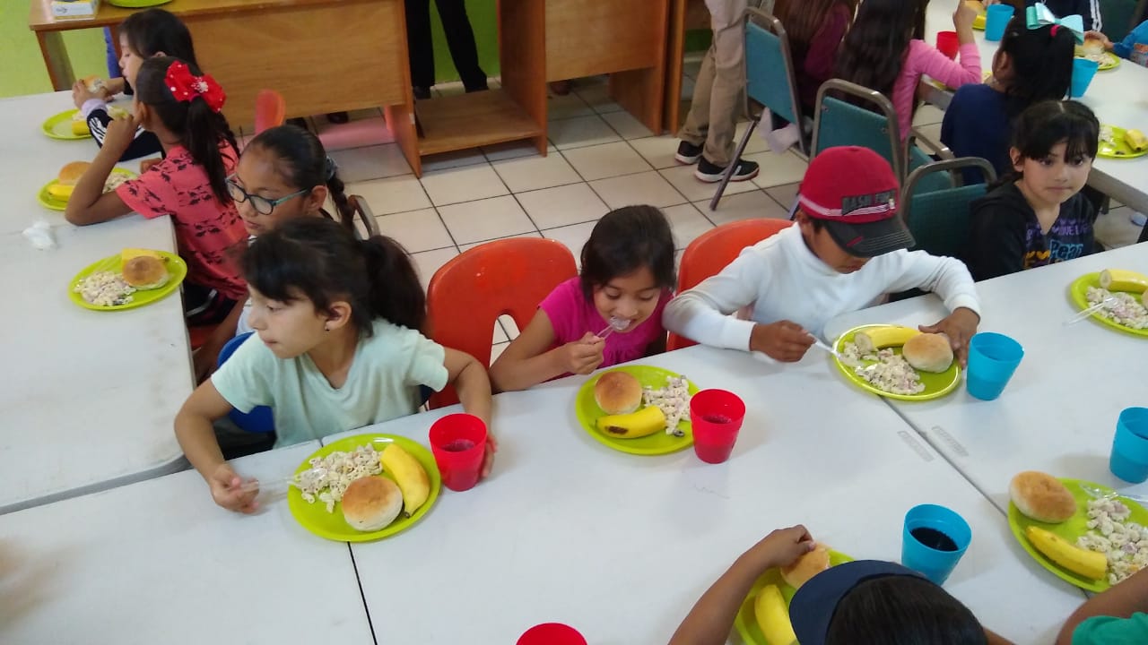 Banco de Alimentos y CANIRAC inician programa de desayunadores escolares