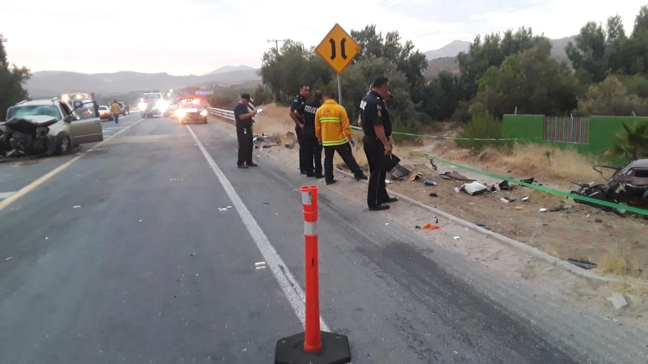 Atienden Bomberos de Tecate emergencia en Valle de las Palmas.