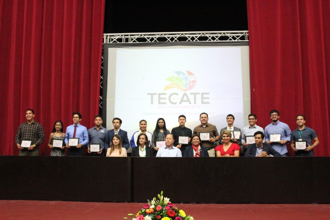 Entregan Premio Municipal de la Juventud 2019