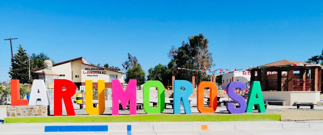 Gobierno Municipal rehabilitó la Plaza Cívica de la Rumorosa