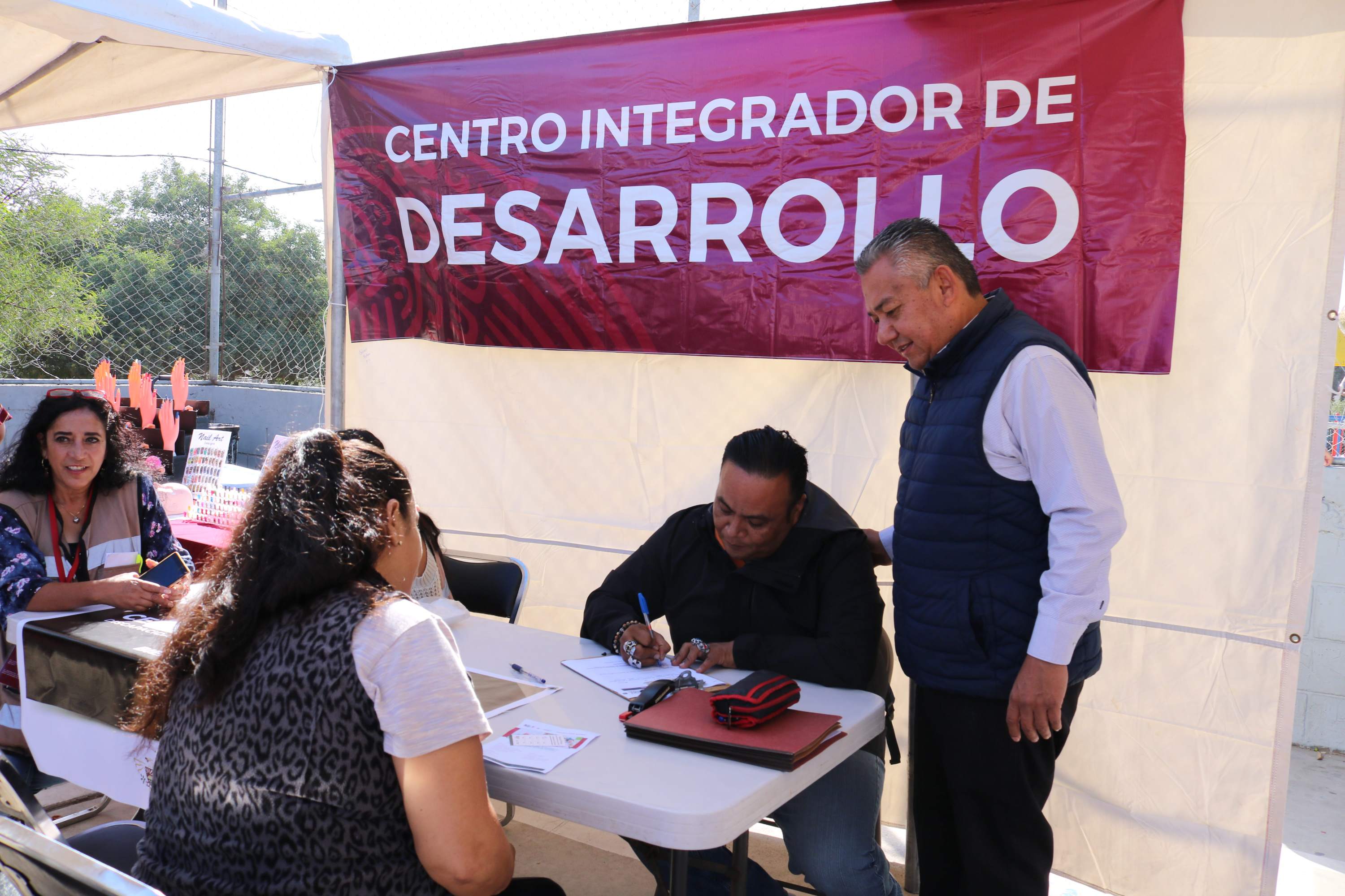 Comunidad y funcionarios del VIII Ayuntamiento de Playas de Rosarito participan en primera jornada “Humanizando Rosarito”