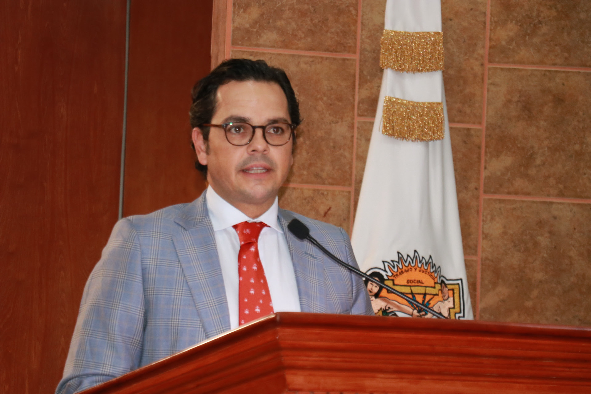 Presenta Dip. Fausto Gallardo iniciativa que crea la Ley de Imagen Institucional De B. C.