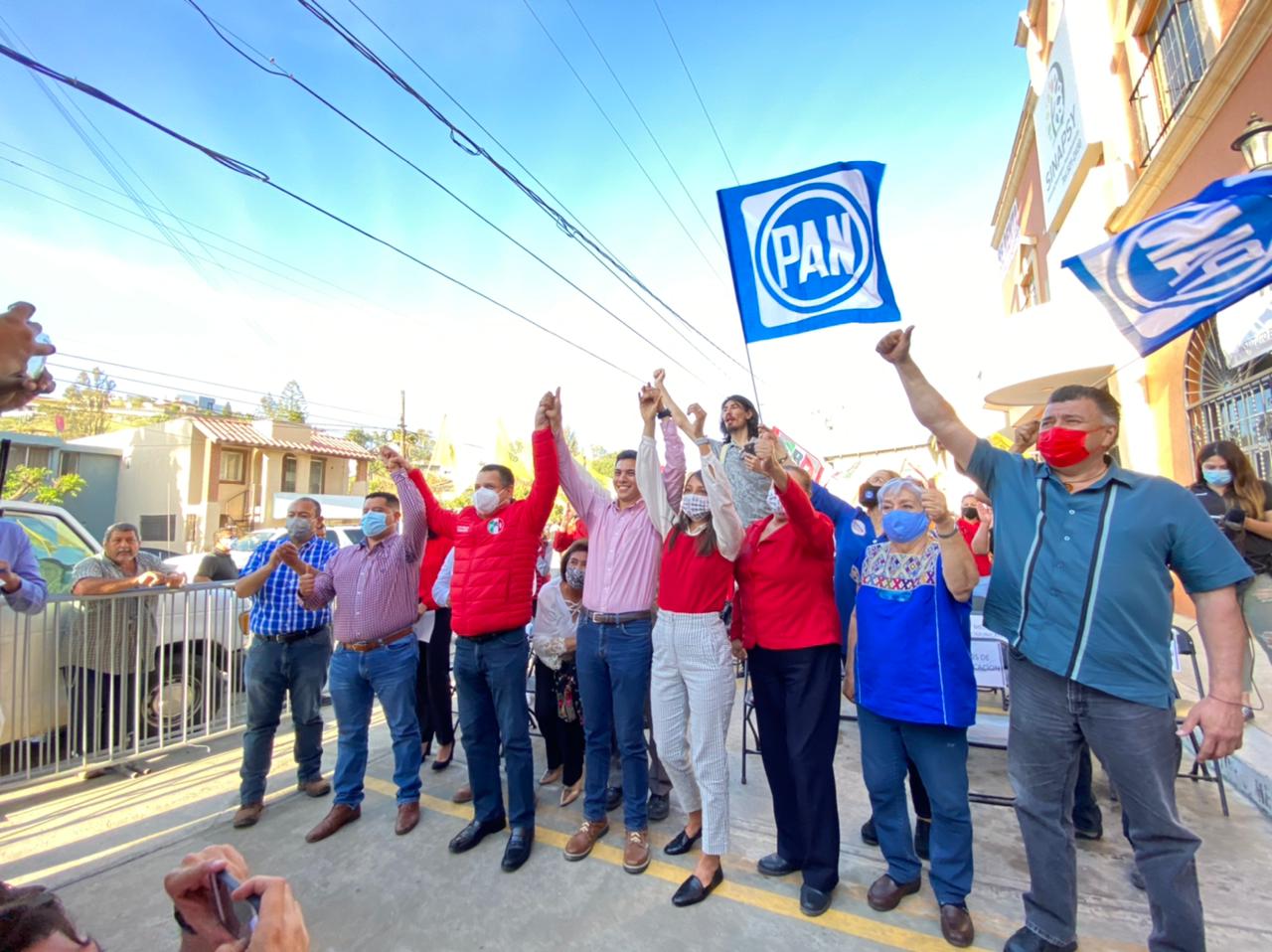 Román Cota es candidato a Diputado Local por el Sexto Distrito por la coalición VA X BC.