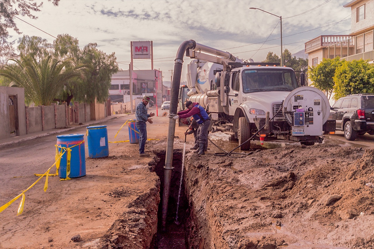 Inician reposición de alcantarillado sanitario en bulevar Defensores