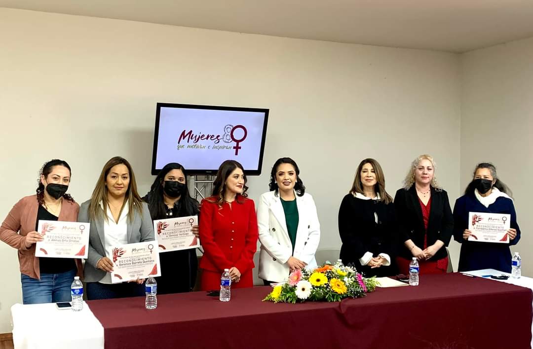 Reconocen a mujeres periodistas integrantes de la APT