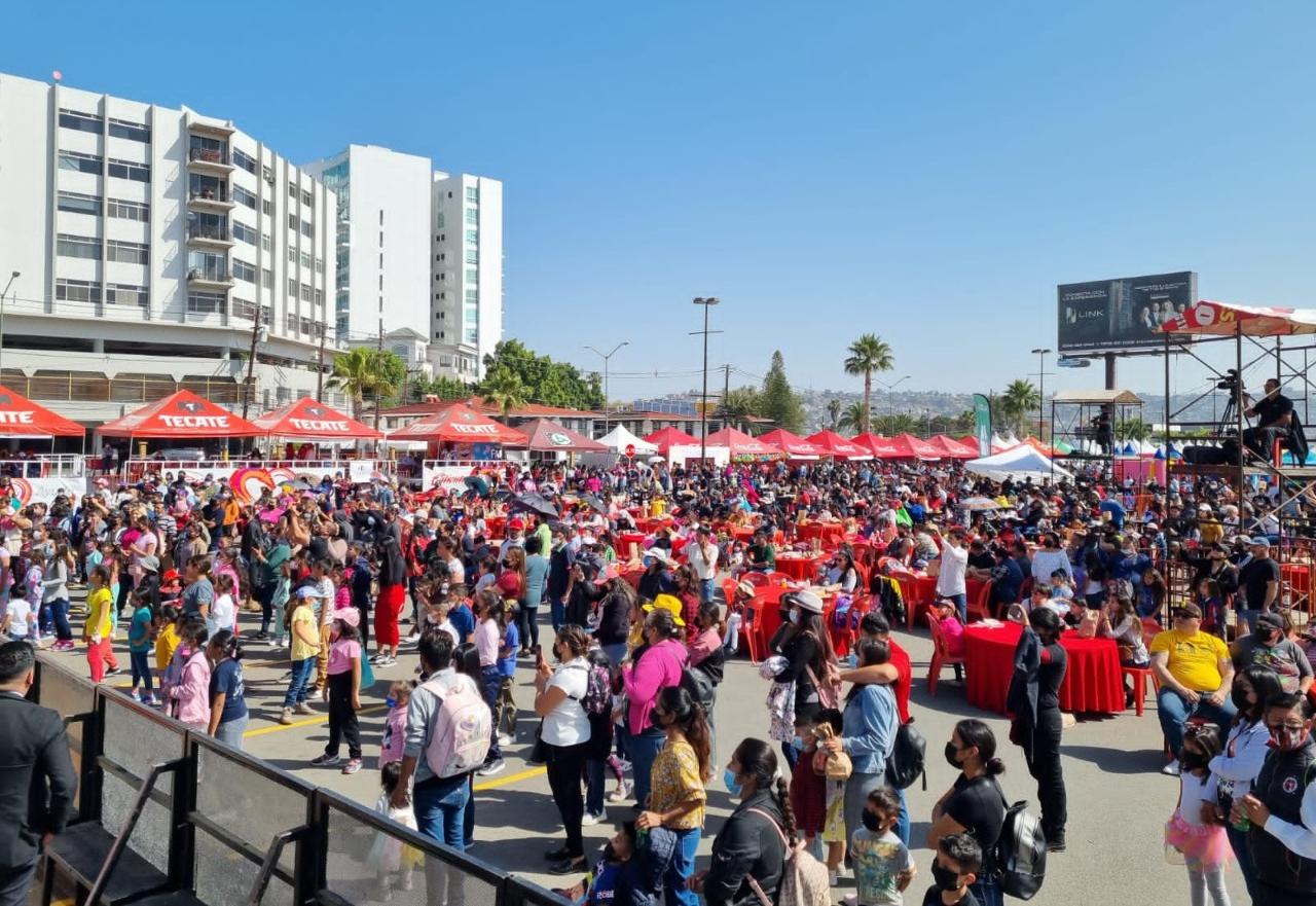 MAS DE 9 MIL FAMILIAS CELEBRARON EL DIA DEL NIÑO EN CALIENTE