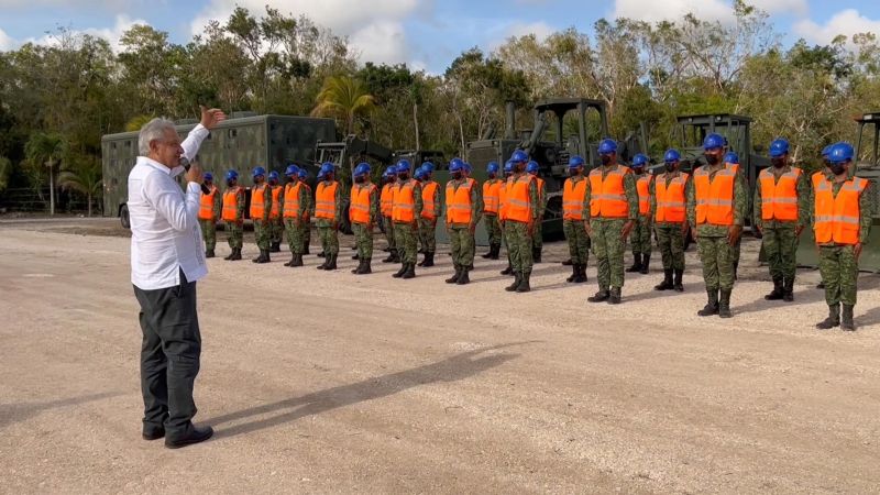 AMLO llama al Ejército a defender obra del Tren Maya