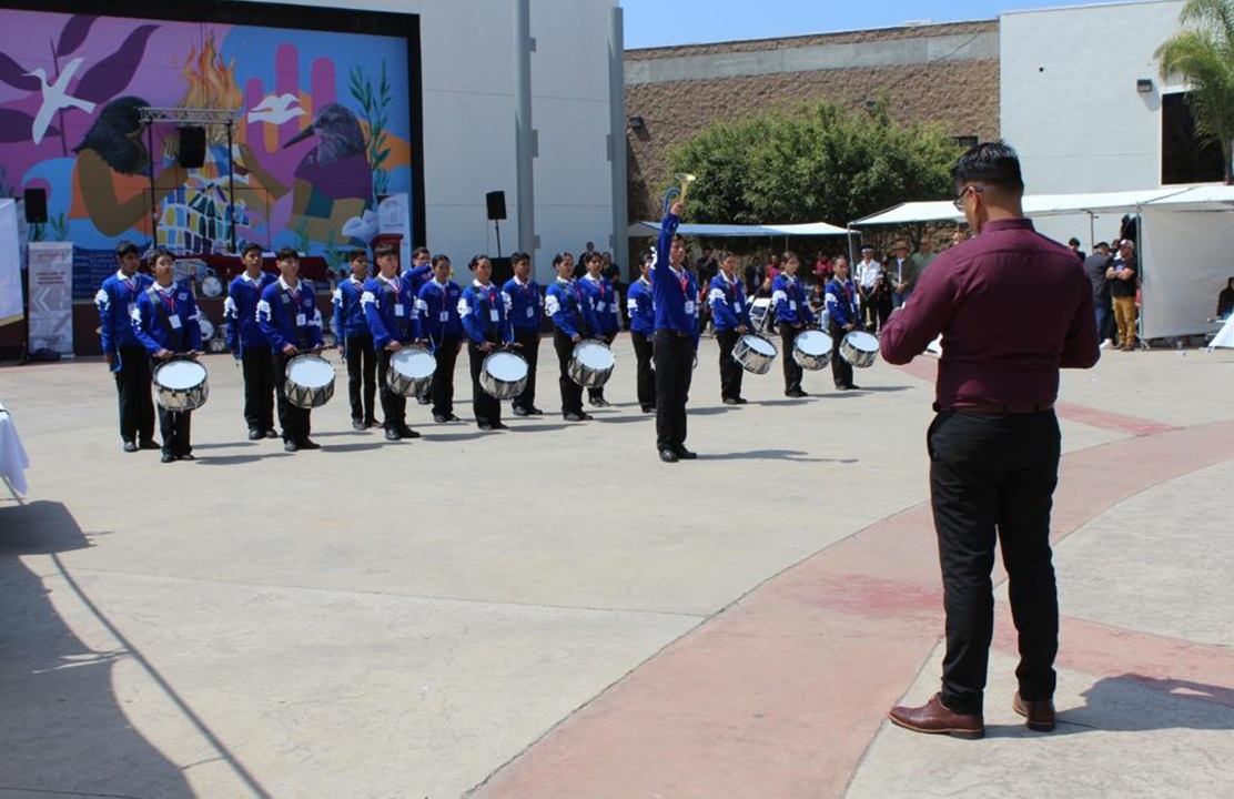 Estudiantes de Tecate lograron primer lugar en concurso estatal de bandas de guerra