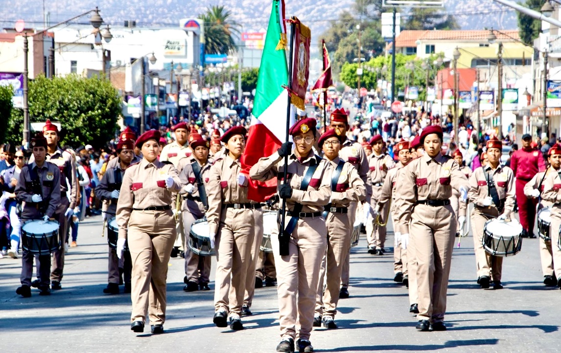 Realizan en Tecate tradicional desfile del aniversario de la independencia