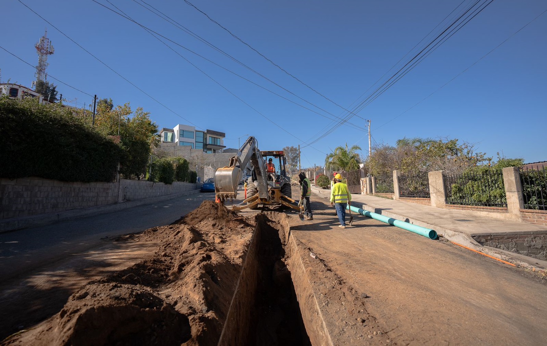 Avanza CESPTE trabajos de reposición de alcantarillado en colonia Benito Juárez