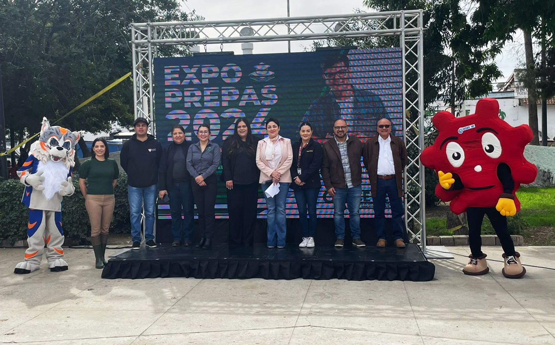 Participan más de mil 800 estudiantes de secundaria en la “Expo Prepas”