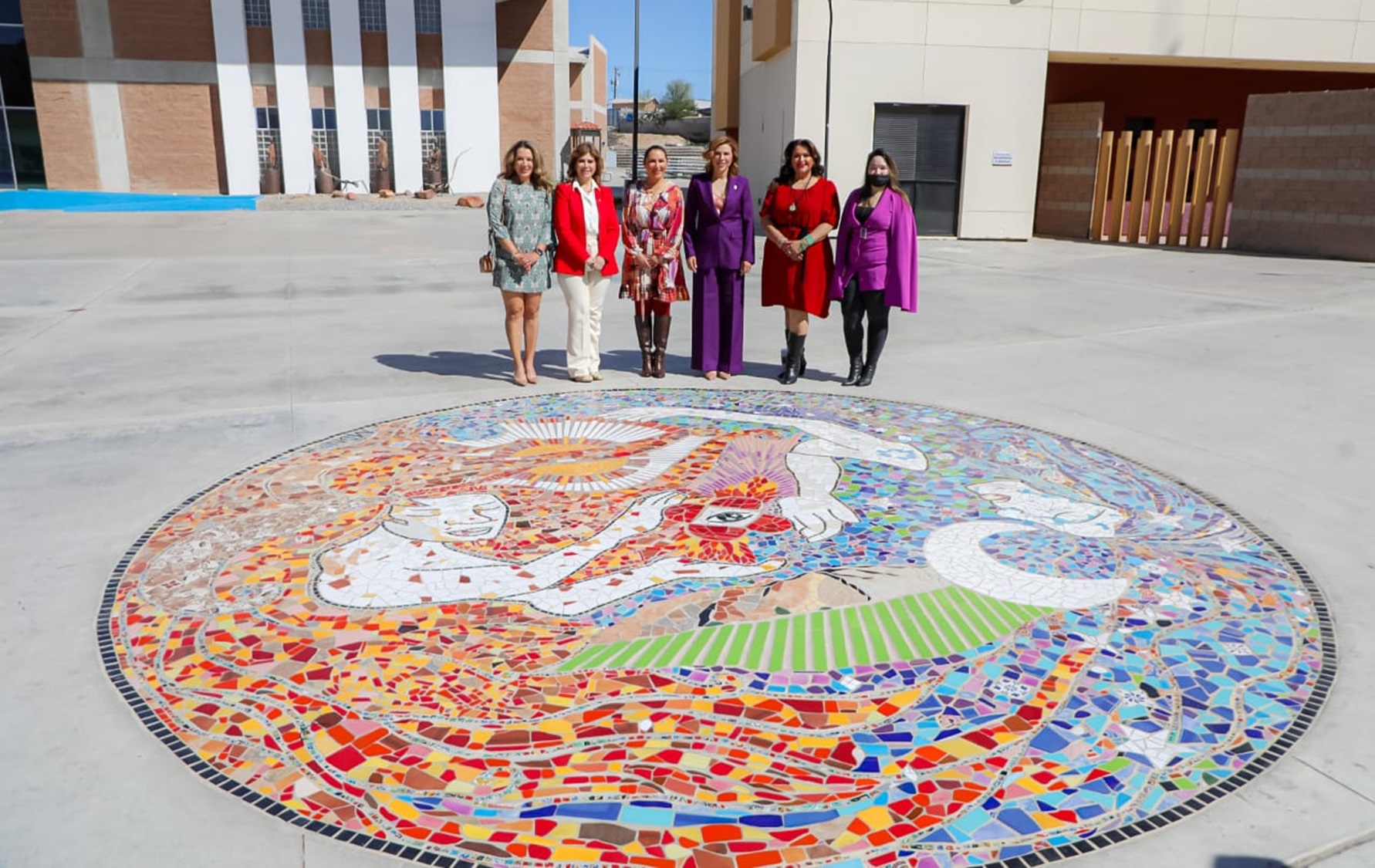 Conmemora gobernadora lucha de las mujeres por la igualdad