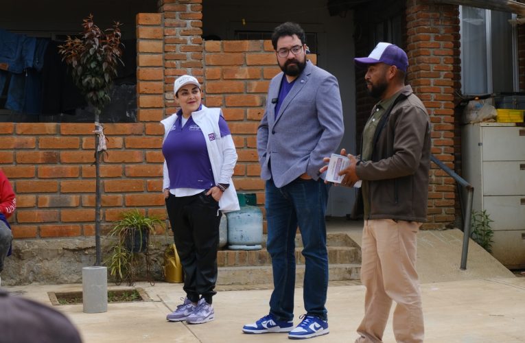 Darío Benítez recorre la zona rural de Tecate durante su campaña