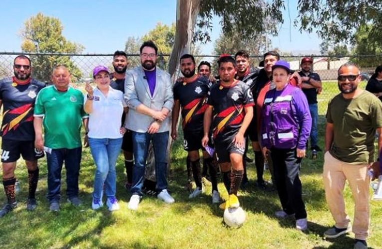 Tere Ruiz escucha necesidades de deportistas en Valle de Las Palmas