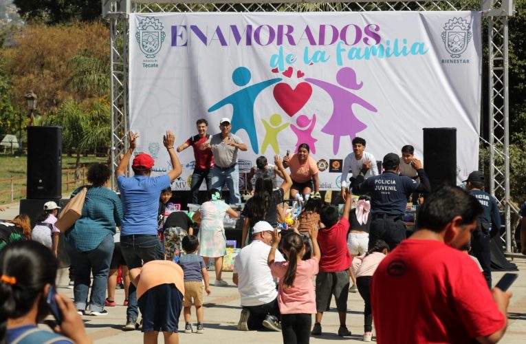 Celebra Bienestar Municipal a las familias tecatenses