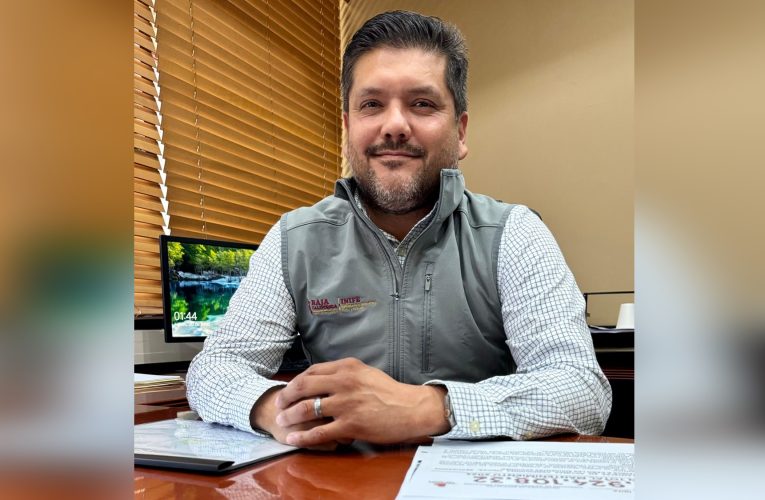 José Armando Vale es nombrado director estatal del INIFE