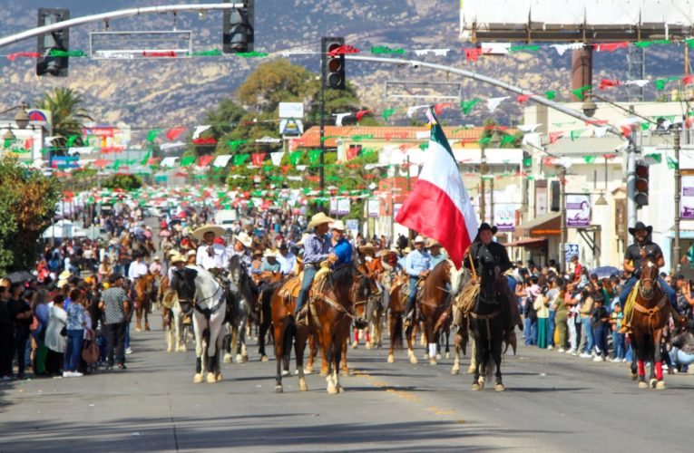 Realizan en Tecate el desfile cívico por la Independencia de México