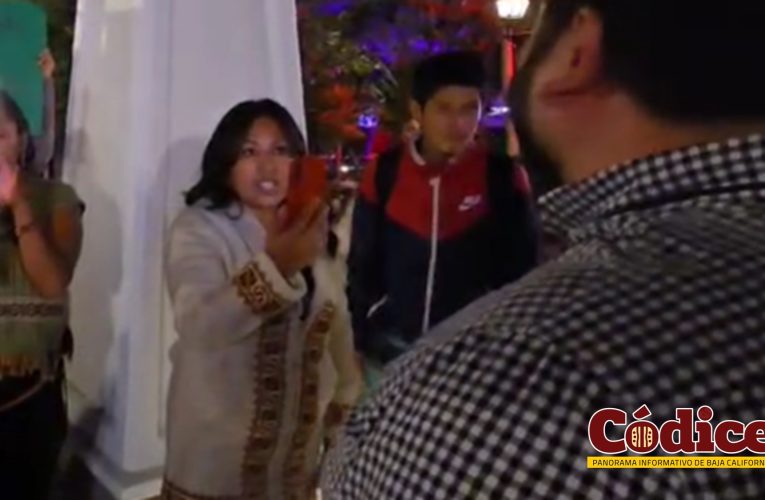 Ex regidora se dice discriminada por falta de espacios en evento privado