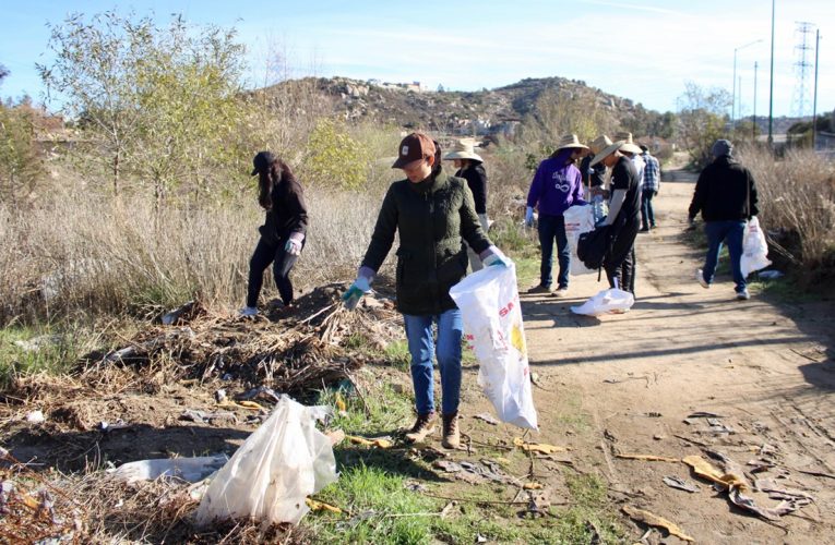 Realizan jornada de limpieza en el Río Parque Tecate