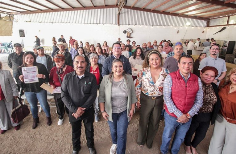 Toman protesta a Comisarios Sociales Honorarios en Tecate
