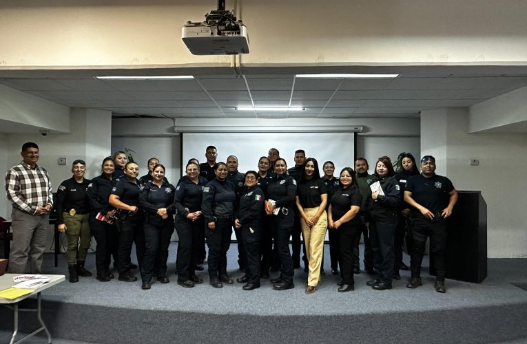 Capacitan a policías con perspectiva de género