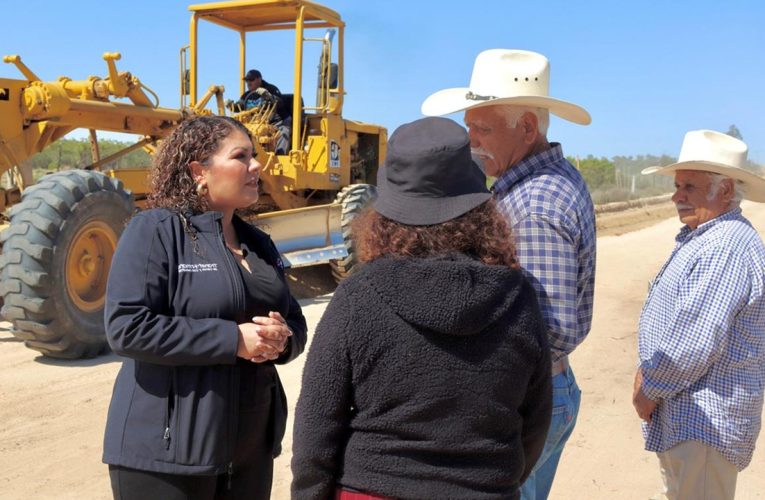 Mejoran accesos a Jardines del Rincón con apoyo de Sarahí Osuna